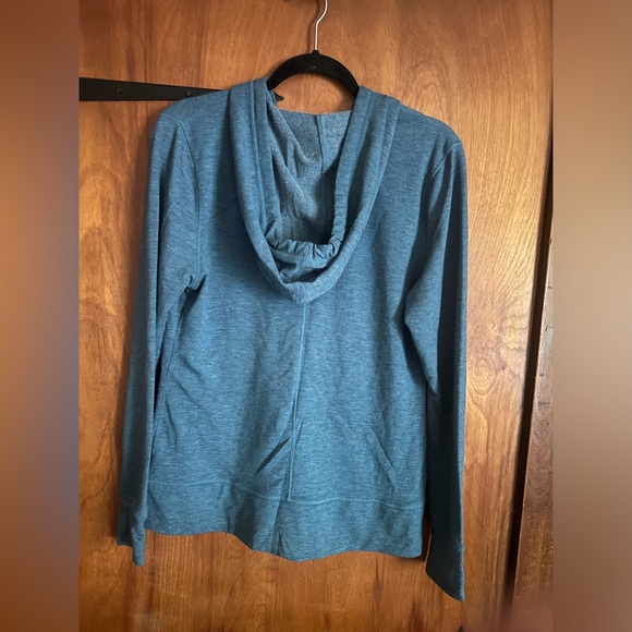 Light hooded sweatshirt blueish teal in color by Free2B size Lg - Picture 2 of 3